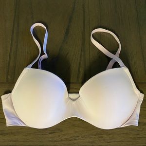 Like new - GapBody lavender purple favorite t-shirt low cut bra